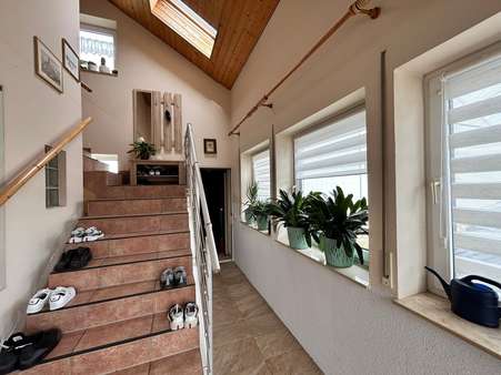 Eingangsbereich mit Zugang zur Halle Eingangsbereich mit Zugang zur Halle - Einfamilienhaus in 09669 Frankenberg mit 187m² kaufen