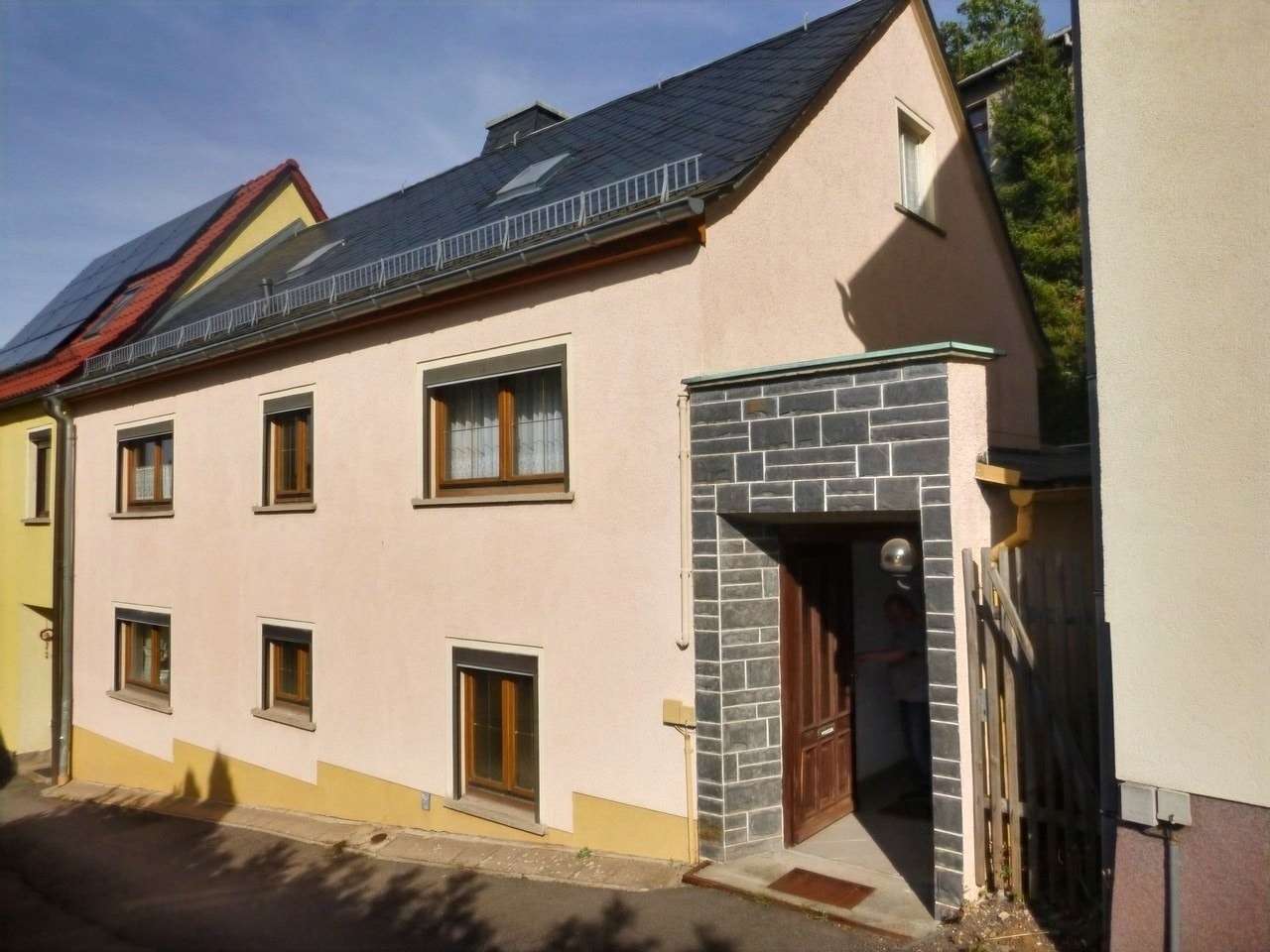 Hausansicht - Reihenendhaus in 09350 Lichtenstein mit 90m² kaufen