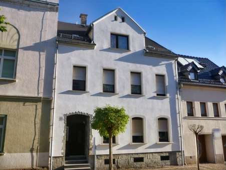 Hausansicht - Mehrfamilienhaus in 09350 Lichtenstein mit 183m² kaufen
