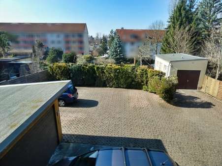 Blick in das Grundstück - Mehrfamilienhaus in 09117 Chemnitz mit 163m² kaufen