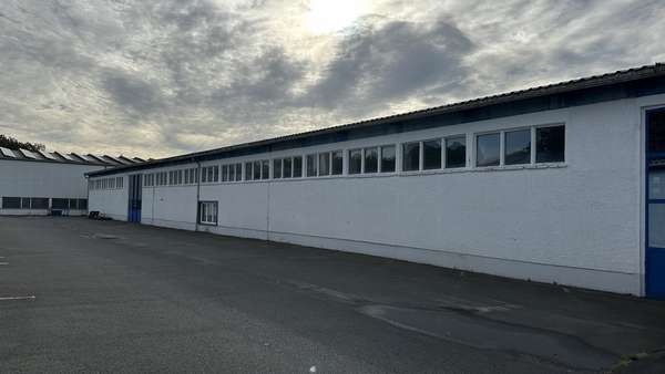 Außenansicht - Vorderseite - Halle in 09618 Brand-Erbisdorf mit 1964m² mieten
