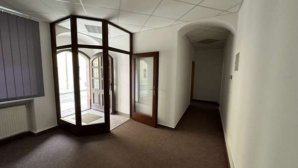 Eingangsbereich Gewerbeeinheit - Mehrfamilienhaus in 09569 Oederan mit 163m² kaufen