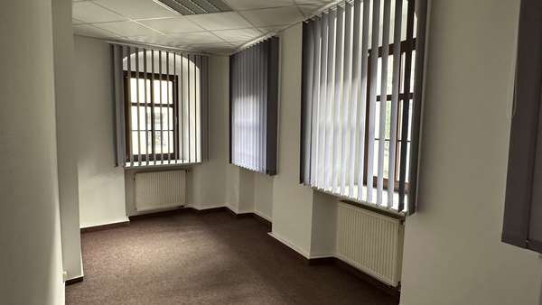 Raum 1 Gewerbeeinheit - Mehrfamilienhaus in 09569 Oederan mit 163m² kaufen
