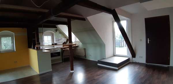 Wohnraum mit Küchenecke - Dachgeschosswohnung in 09627 Bobritzsch-Hilbersdorf mit 60m² mieten