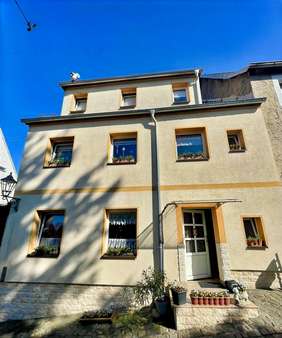 Außenansicht Straßenseite - Reihenmittelhaus in 09322 Penig mit 105m² kaufen