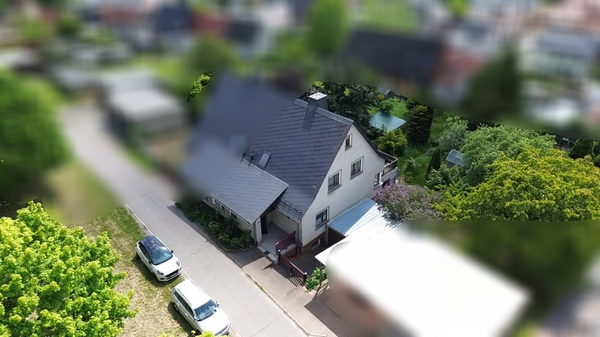 Außenansicht Luftbild Außenansicht Luftbild - Doppelhaushälfte in 09661 Hainichen mit 120m² kaufen