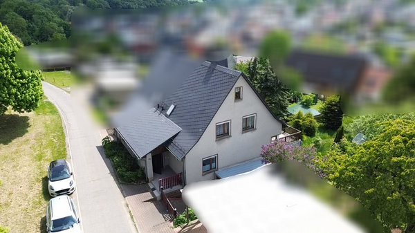 Giebelansicht Luftbild Giebelansicht Luftbild - Doppelhaushälfte in 09661 Hainichen mit 120m² kaufen