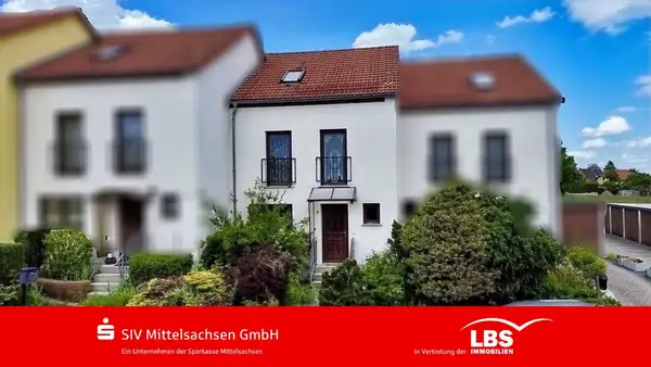 Solides Reihenhaus mit Garten und Balkon