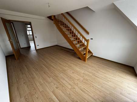 Wohnzimmer 1. Ebene - Maisonette-Wohnung in 09306 Rochlitz mit 66m² mieten