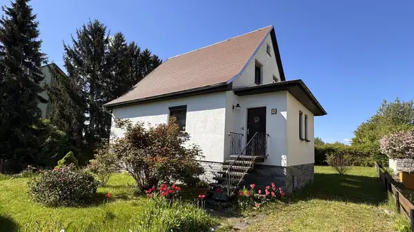 Familienhaus mit Terrasse und Kamin 


