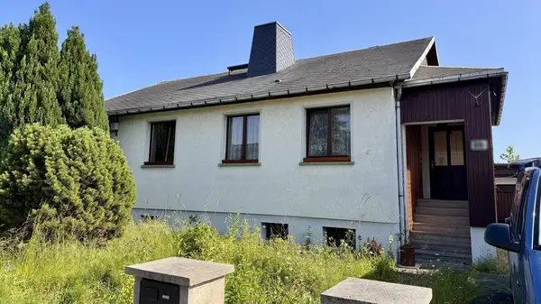Solides Haus in ruhiger Lage!