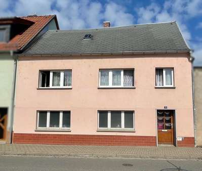 Straßenansicht - Reihenmittelhaus in 09322 Penig mit 75m² kaufen