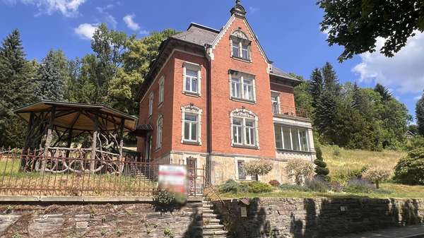 Mehrfamilienhaus in 09496 Marienberg mit 303m² kaufen