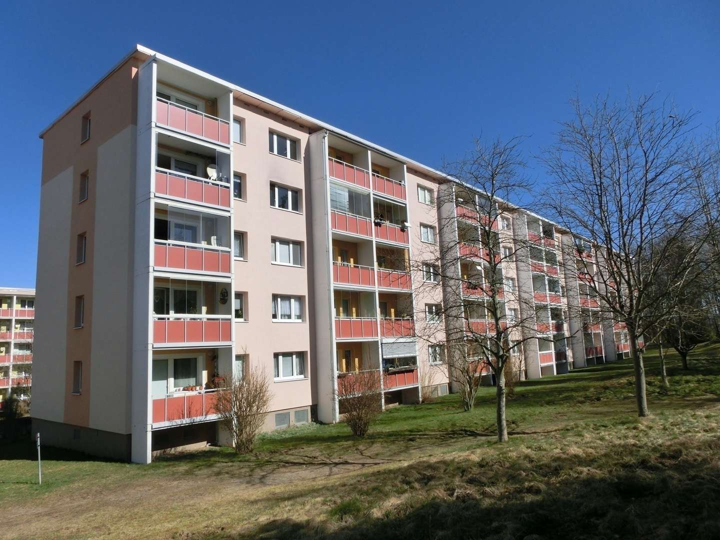 Ansicht Süd - Etagenwohnung in 08280 Aue-Bad Schlema mit 49m² kaufen