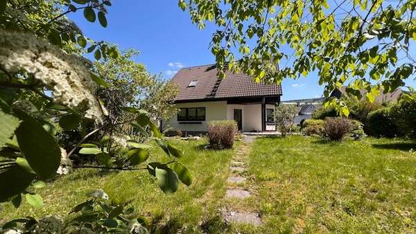 Hinteransicht Hinteransicht - Einfamilienhaus in 09471 Königswalde mit 120m² kaufen