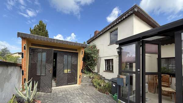 Garage und Eingangsbereich Garage und Eingangsbereich - Doppelhaushälfte in 09405 Zschopau mit 77m² kaufen