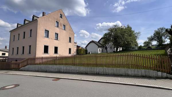 Zweifamilienhaus in 08297 Zwönitz mit 215m² kaufen