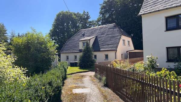 Zufahrt Zufahrt - Einfamilienhaus in 09439 Amtsberg mit 129m² kaufen