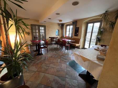 Panoramazimmer mit Terrassenzugang - Mehrfamilienhaus in 09366 Stollberg mit 330m² kaufen