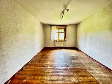 Zimmer - Etagenwohnung in 09465 Sehmatal-Neudorf mit 70m² kaufen