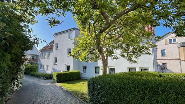 Außenansicht 1 - Erdgeschosswohnung in 08451 Crimmitschau mit 81m² kaufen