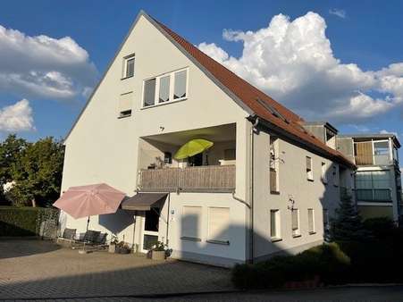 Giebelansicht - Erdgeschosswohnung in 08451 Crimmitschau mit 81m² kaufen