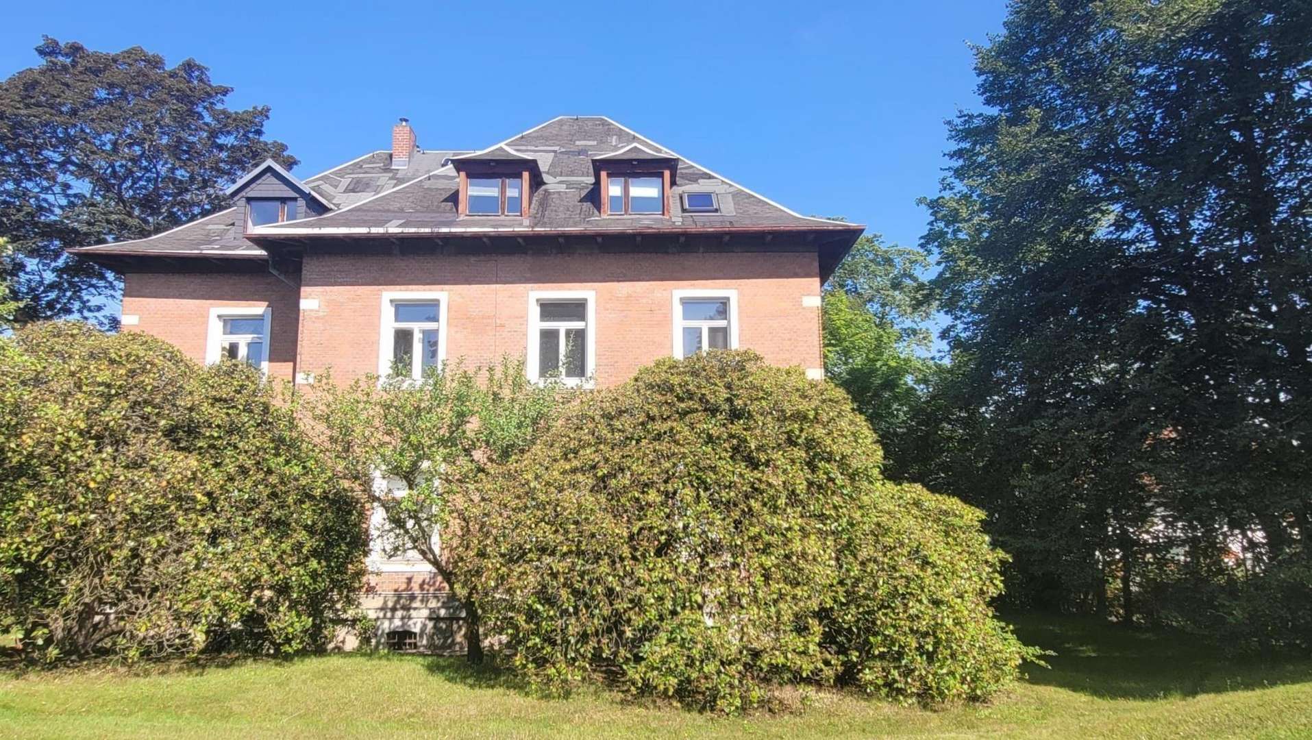 Gebäudeansicht  - Villa in 08280 Aue-Bad Schlema mit 270m² kaufen