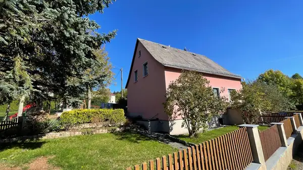 Viel Platz im Haus und im schönen Garten