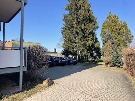 Stellplatz im Hinterhof - Etagenwohnung in 08060 Zwickau mit 46m² kaufen