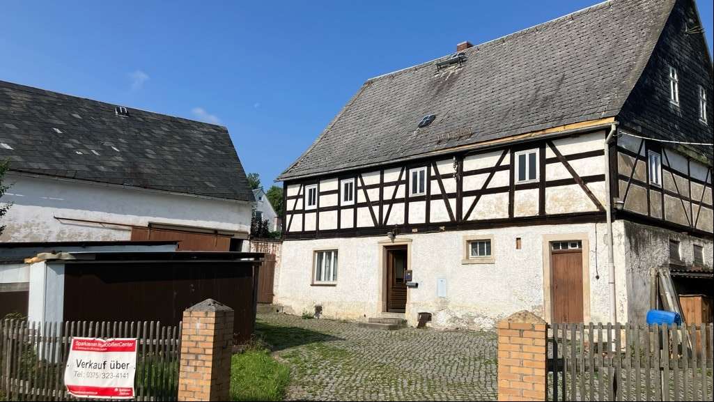 Fachwerkhaus mit Scheune Fachwerkhaus mit Scheune - Bauernhaus in 08134 Langenweißbach mit 130m² kaufen