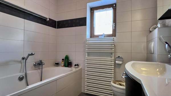 OG: Bad - Reihenendhaus in 08112 Wilkau-Haßlau mit 90m² kaufen