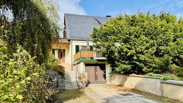 Frontansicht Objekt - Doppelhaushälfte in 08056 Zwickau mit 120m² kaufen