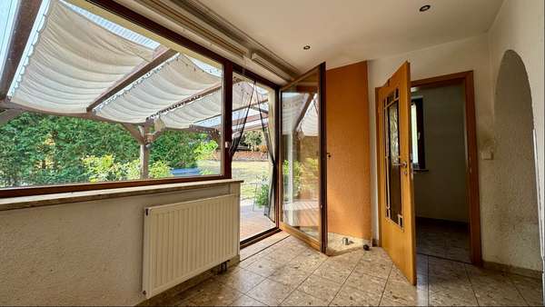 Ausgang zur Gartenterrasse - Doppelhaushälfte in 08056 Zwickau mit 120m² kaufen