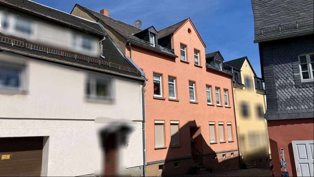 Gebäudeansicht Nordost - Zweifamilienhaus in 08118 Hartenstein mit 267m² kaufen