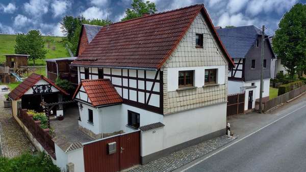 Straßenansicht Luft2 Straßenansicht Luft2 - Zweifamilienhaus in 08428 Langenbernsdorf mit 230m² kaufen