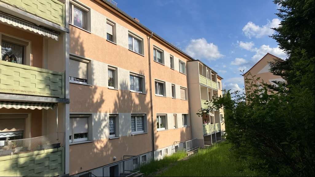 Außenansicht Gartenseite - Erdgeschosswohnung in 08141 Reinsdorf mit 58m² kaufen
