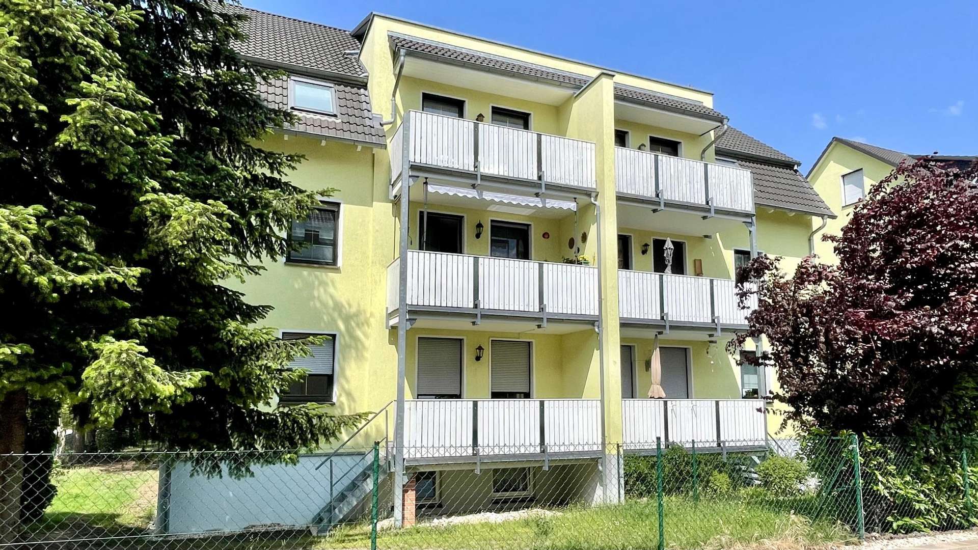 Objektansicht Frontseite - Erdgeschosswohnung in 08062 Zwickau mit 78m² kaufen