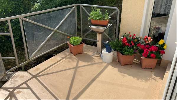 Terrasse Balkon WE 1 Terrasse Balkon WE 1 - Erdgeschosswohnung in 08056 Zwickau mit 163m² kaufen