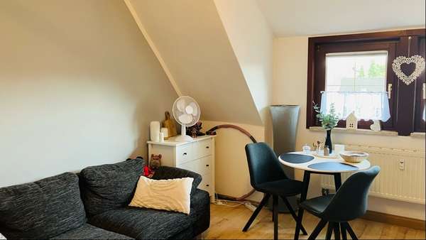 Wohnzimmer - Dachgeschosswohnung in 08132 Mülsen mit 46m² kaufen