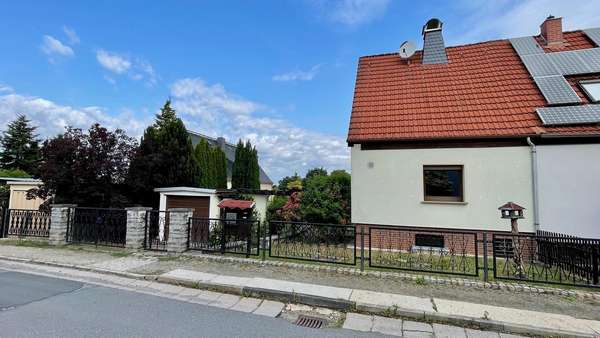Straßenansicht Straßenansicht - Doppelhaushälfte in 08412 Werdau mit 70m² kaufen