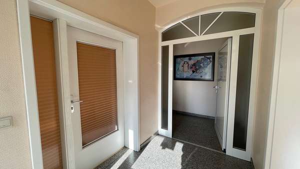 EG Eingangsbereich - Mehrfamilienhaus in 08412 Werdau mit 89m² kaufen