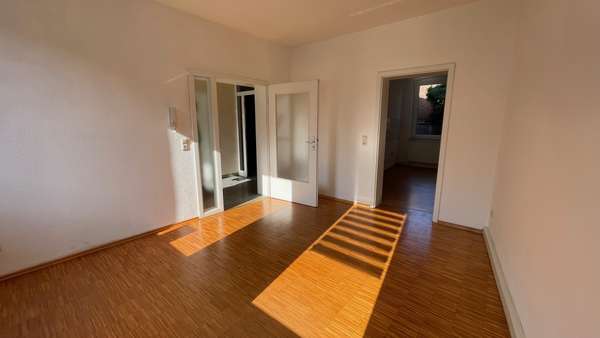 EG rechts Gewerbeeinheit - Mehrfamilienhaus in 08412 Werdau mit 89m² kaufen