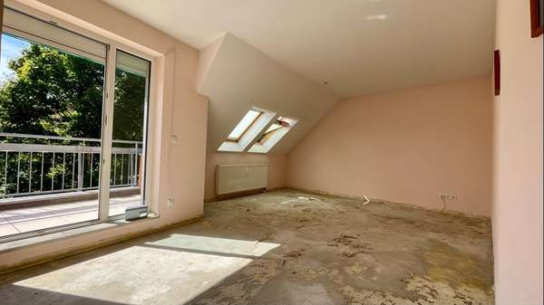 Wohnzimmer Wohnzimmer - Dachgeschosswohnung in 08060 Zwickau mit 53m² kaufen