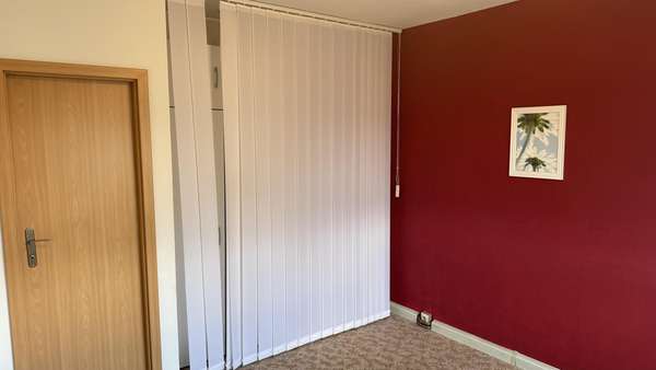 Schlafzimmer Schlafzimmer - Etagenwohnung in 08132 Mülsen mit 58m² kaufen