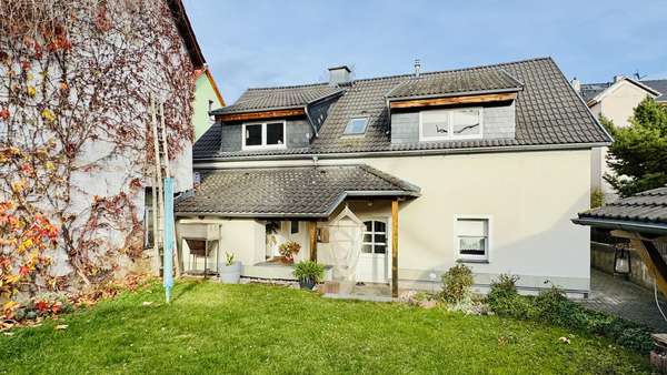 kleiner Gartenbereich kleiner Gartenbereich - Mehrfamilienhaus in 08064 Zwickau mit 80m² kaufen