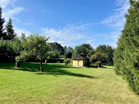 Grüne Oase - Grundstück in 08223 Falkenstein mit 3710m² kaufen