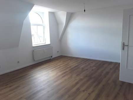 Wohnraum 1.DG - Dachgeschosswohnung in 08523 Plauen mit 76m² kaufen