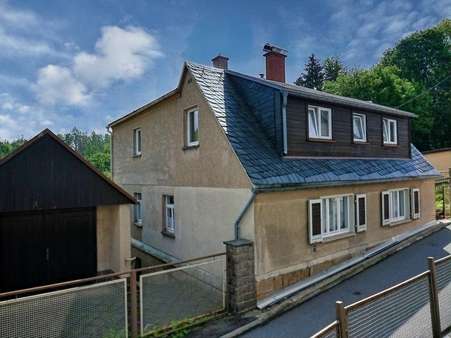Straßenansicht - Zweifamilienhaus in 08209 Auerbach mit 160m² kaufen
