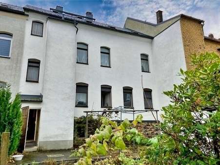 Rückansicht - Zweifamilienhaus in 08223 Falkenstein mit 140m² kaufen