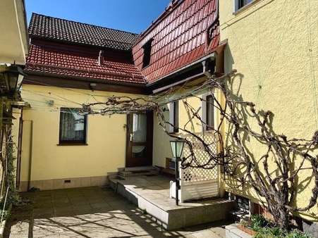 Hausansicht / Terrasse - Doppelhaushälfte in 08468 Reichenbach mit 94m² kaufen